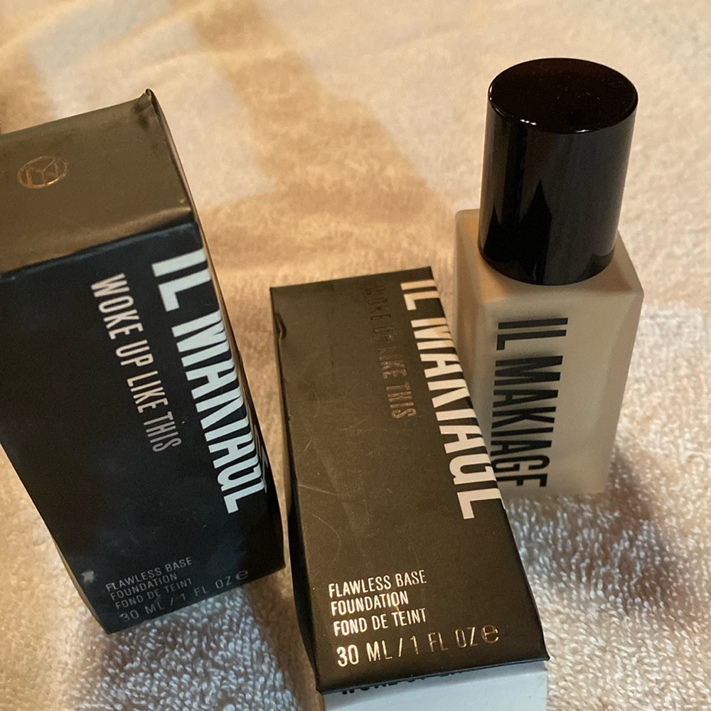 Foundation in ilmakiage.  With 2 concealers in shade 25 porcelain beige.